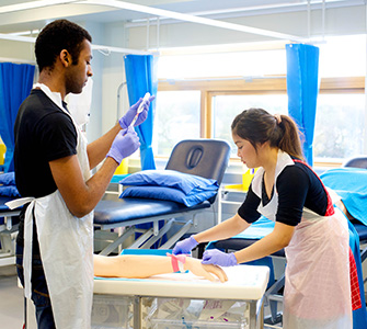 Difference between Pursuing MBBS in the USA and India